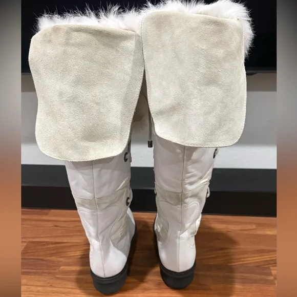 Preowned Aquatalia White Fur-Trimmed Tall Women's Boots - Picture 4 of 10